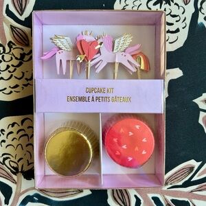 Meri Meri Valentine’s Day Cupcake Decorating Kit